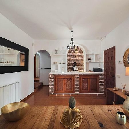 Villa Mercedes Кала Лонга Екстериор снимка