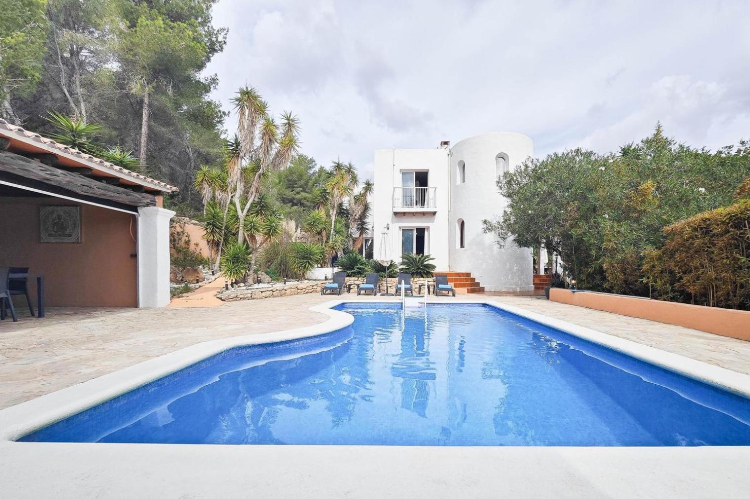 Villa Mercedes Кала Лонга Екстериор снимка
