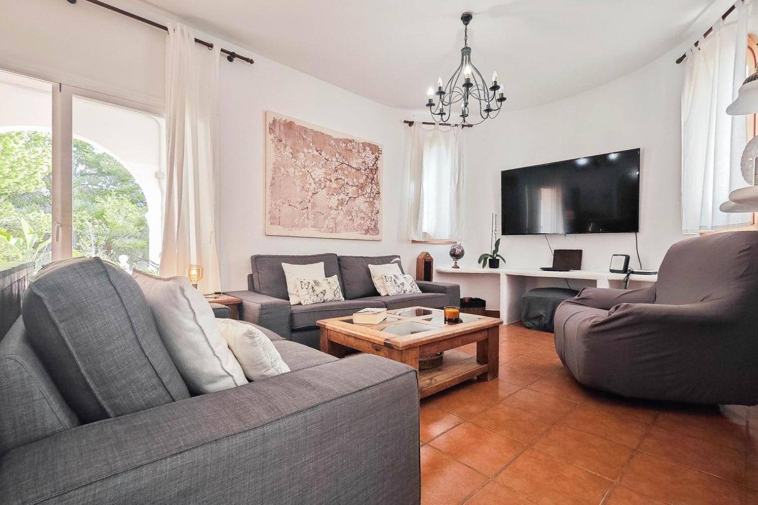 Villa Mercedes Кала Лонга Екстериор снимка