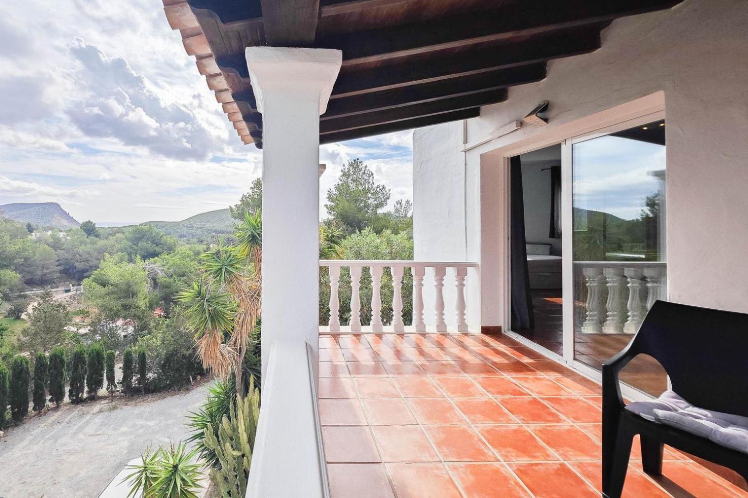 Villa Mercedes Кала Лонга Екстериор снимка